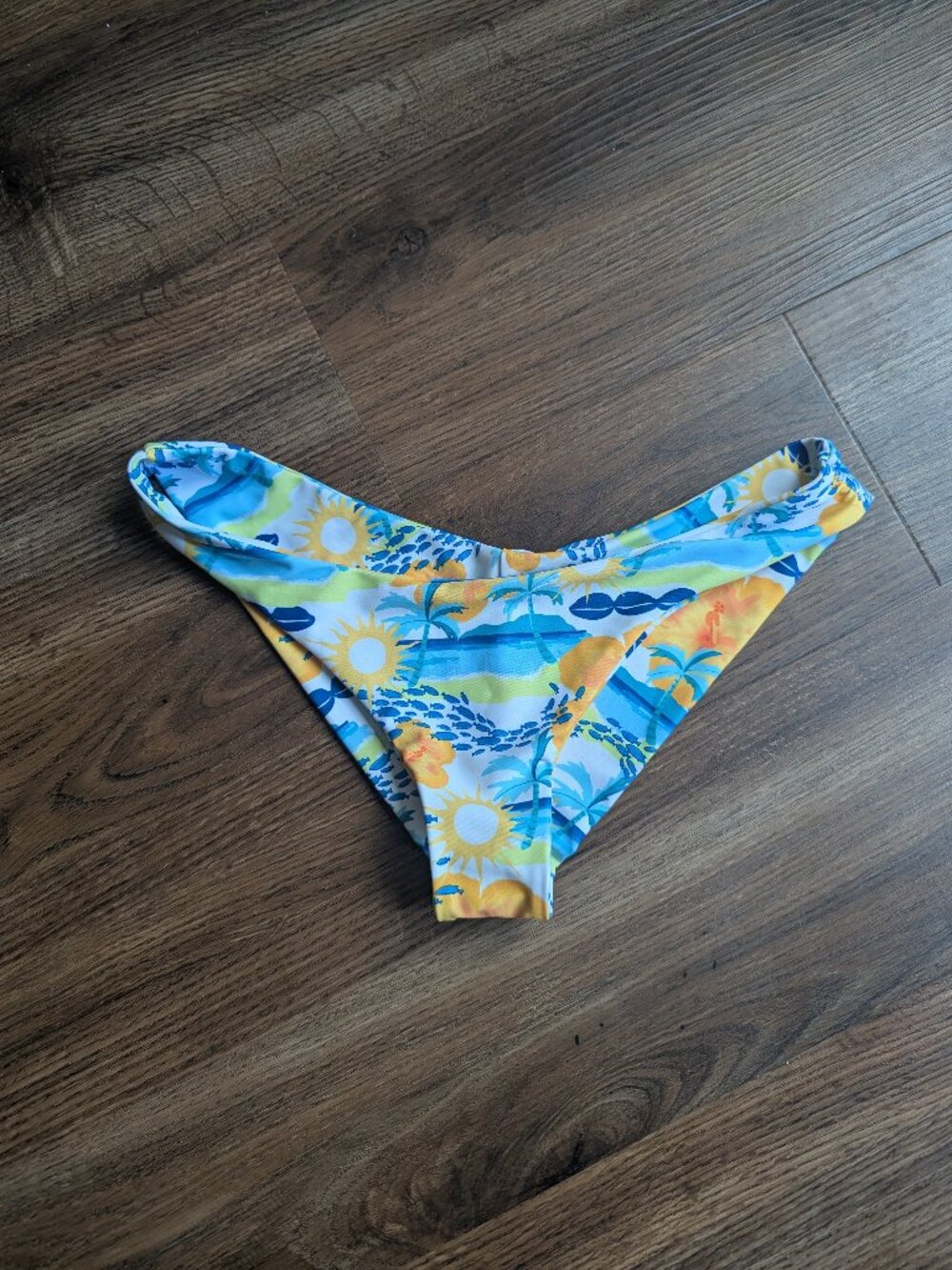 Moana Bikini Adrift Bottoms in Summer Bae (Size XS)